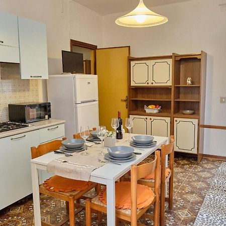 Peaceful Flat With Direct Beach Access Rosolina Mare Luaran gambar