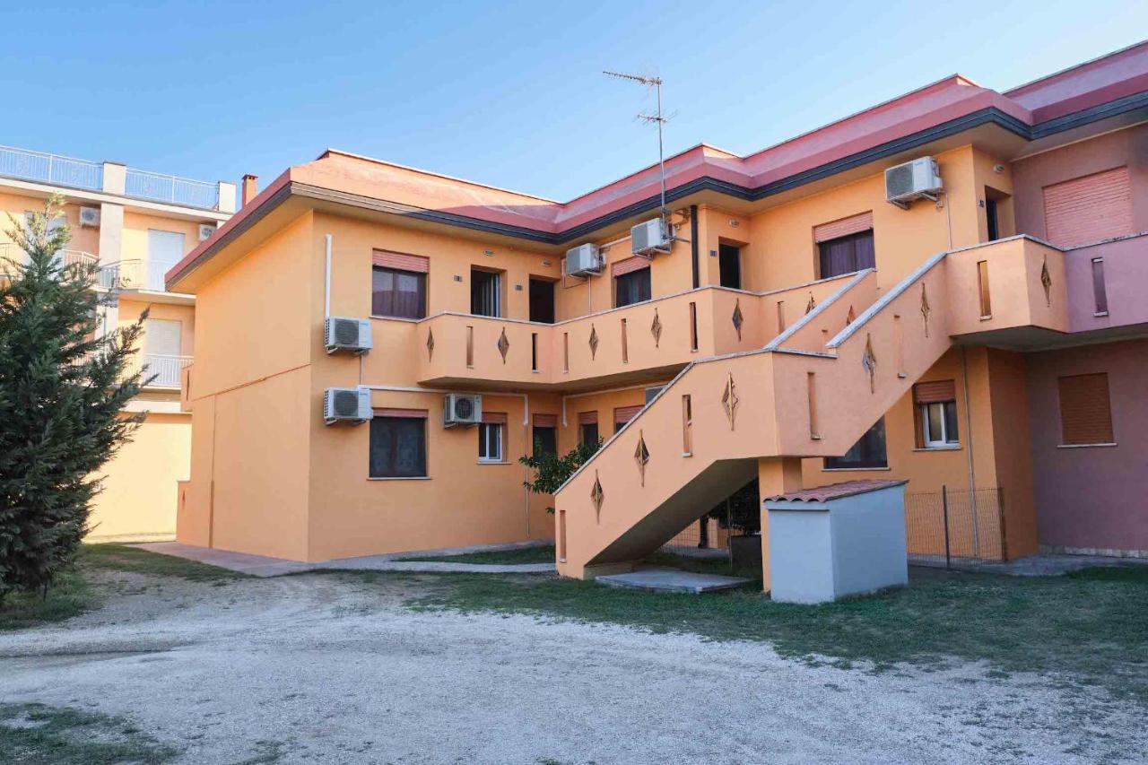 Peaceful Flat With Direct Beach Access Rosolina Mare Luaran gambar